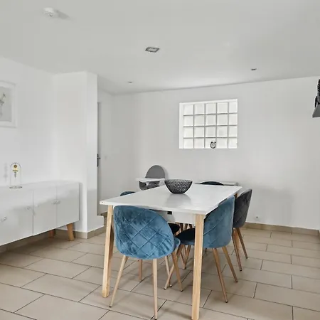 Chic Spacious Over-equipped Triplex *