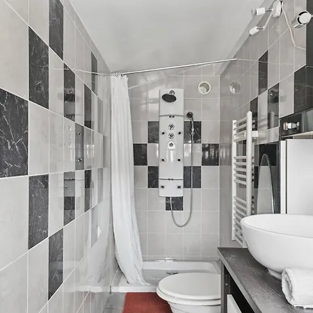 Chic Spacious Over-equipped Triplex *