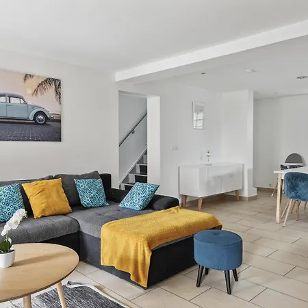 Chic Spacious Over-equipped Triplex Ris-Orangis
